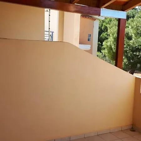 Belle Elene Loutra Oraias Elenis